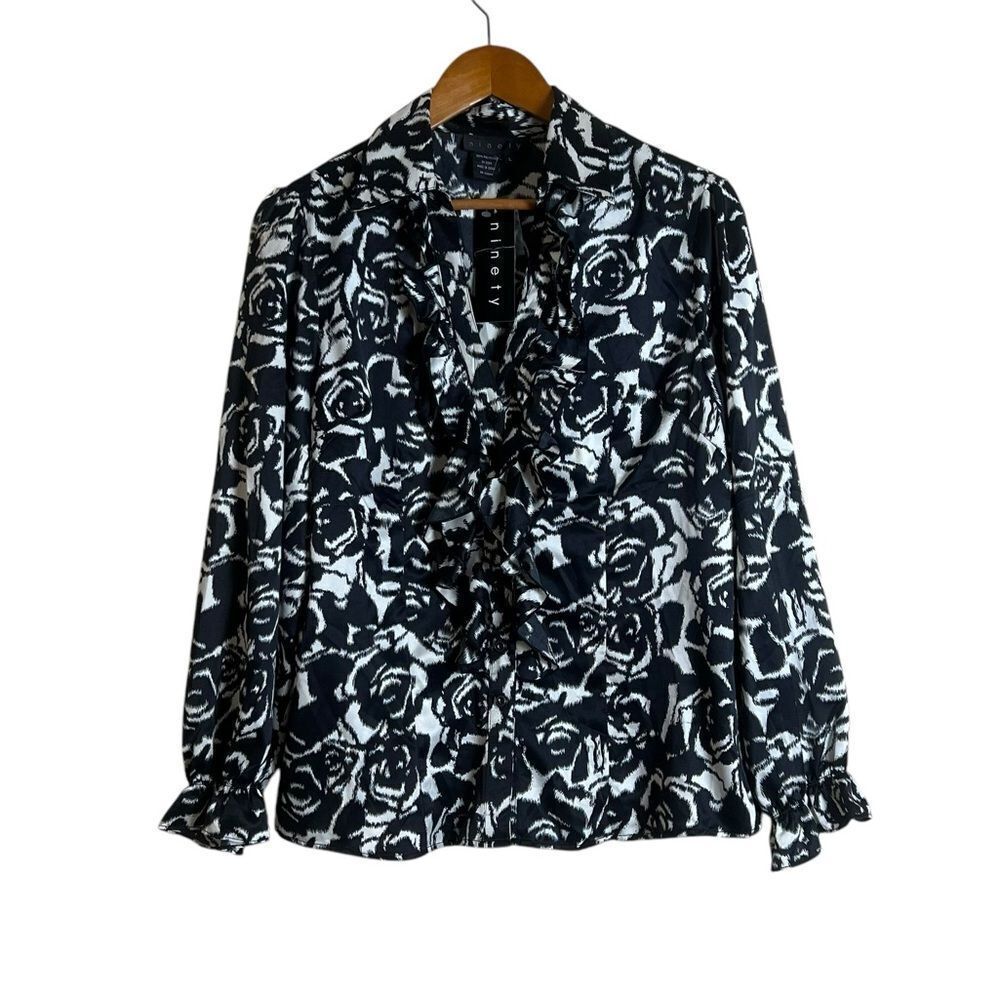 NWT! Ninety‎ floral satin blouse. Size large!